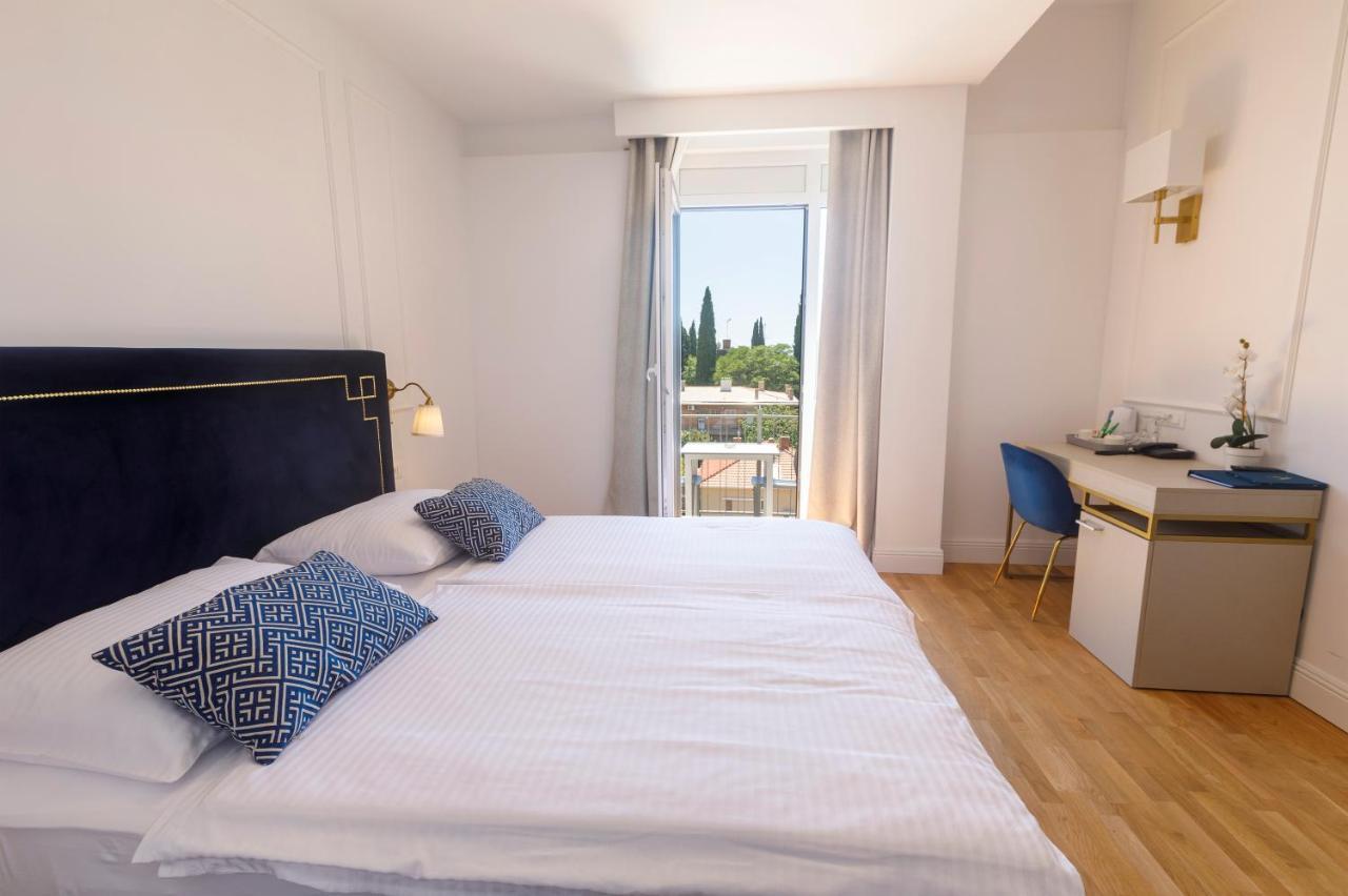 Habitación Triple con balcón