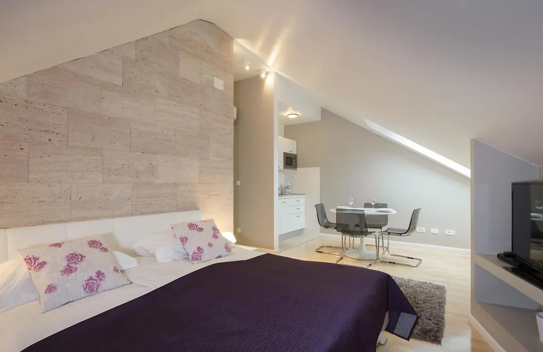 Laura Lux Suites-1